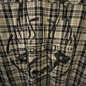 Men’s Large Harley Davidson shirt
Excellent condition: 
Pet & Smoke free home!